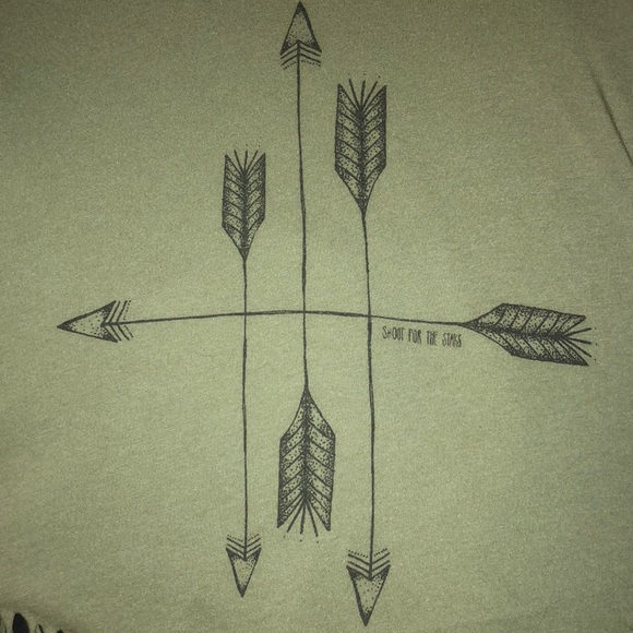 Woman’s medium green fringe t shirt - Picture 2 of 2